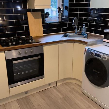 One Bedroom Apartment In Walsall Sleeps 4 Free Wifi By Villazu Bloxwich Extérieur photo