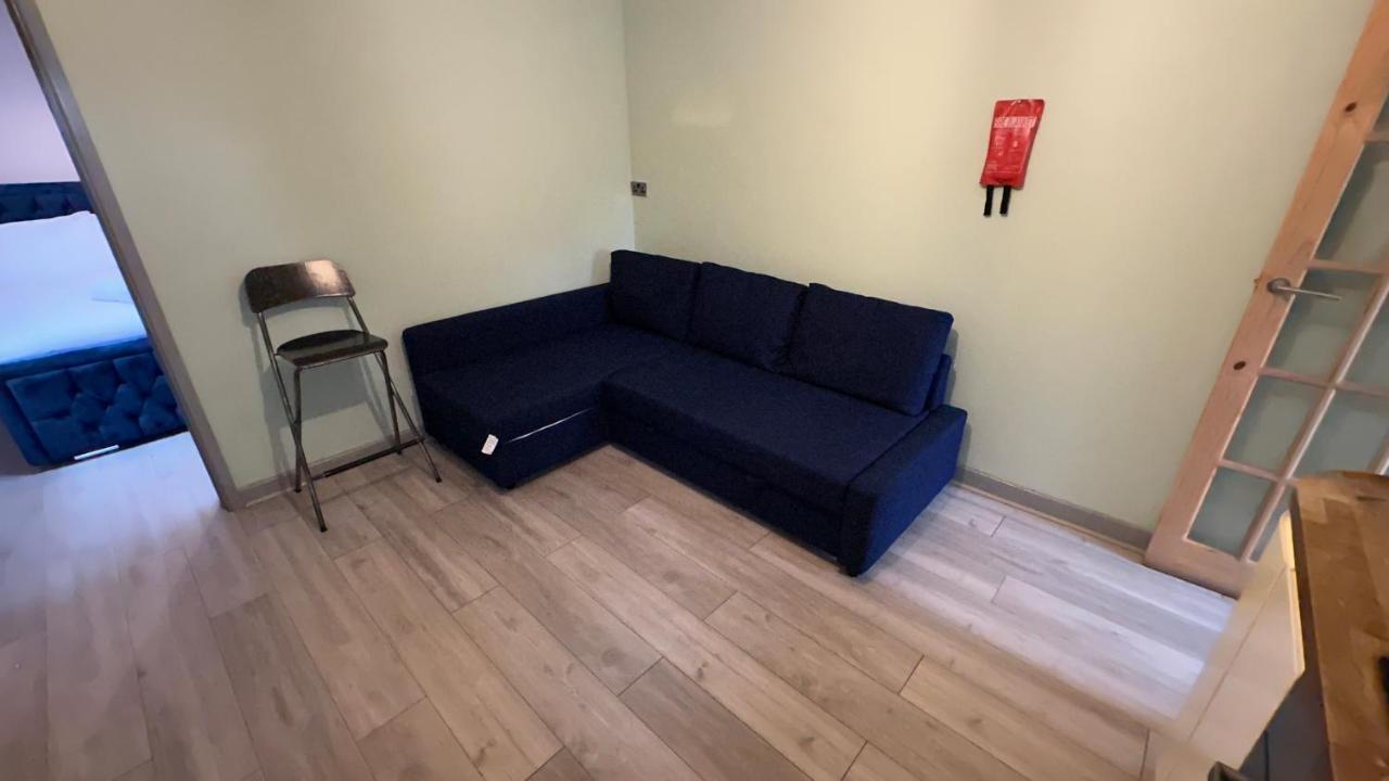 One Bedroom Apartment In Walsall Sleeps 4 Free Wifi By Villazu Bloxwich Extérieur photo