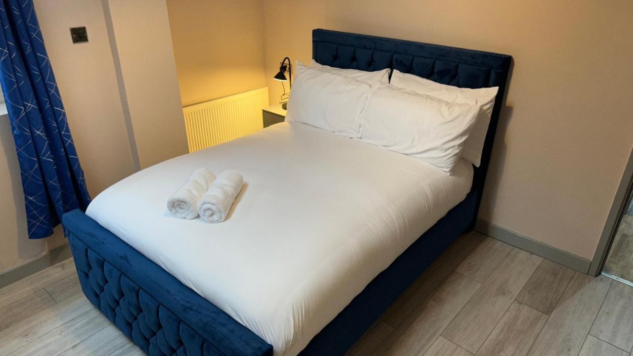 One Bedroom Apartment In Walsall Sleeps 4 Free Wifi By Villazu Bloxwich Extérieur photo